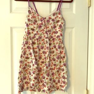 Cute sun dress! Floral pattern!